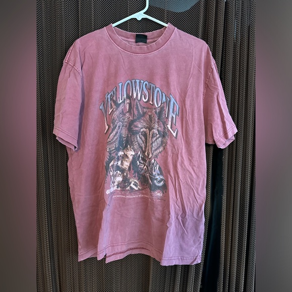 Cotton On Yellowstone Graphic TShirt - Picture 1 of 3